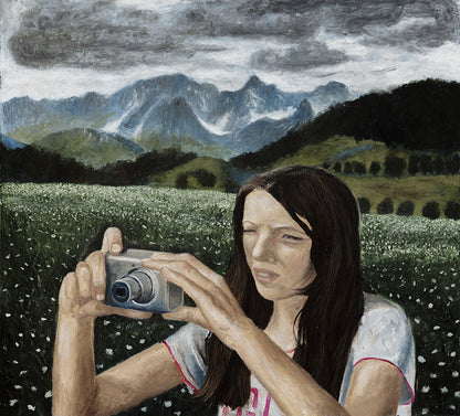 Ragazza che scatta una foto (2025)